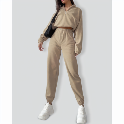 Simple and Comfortable Tracksuit