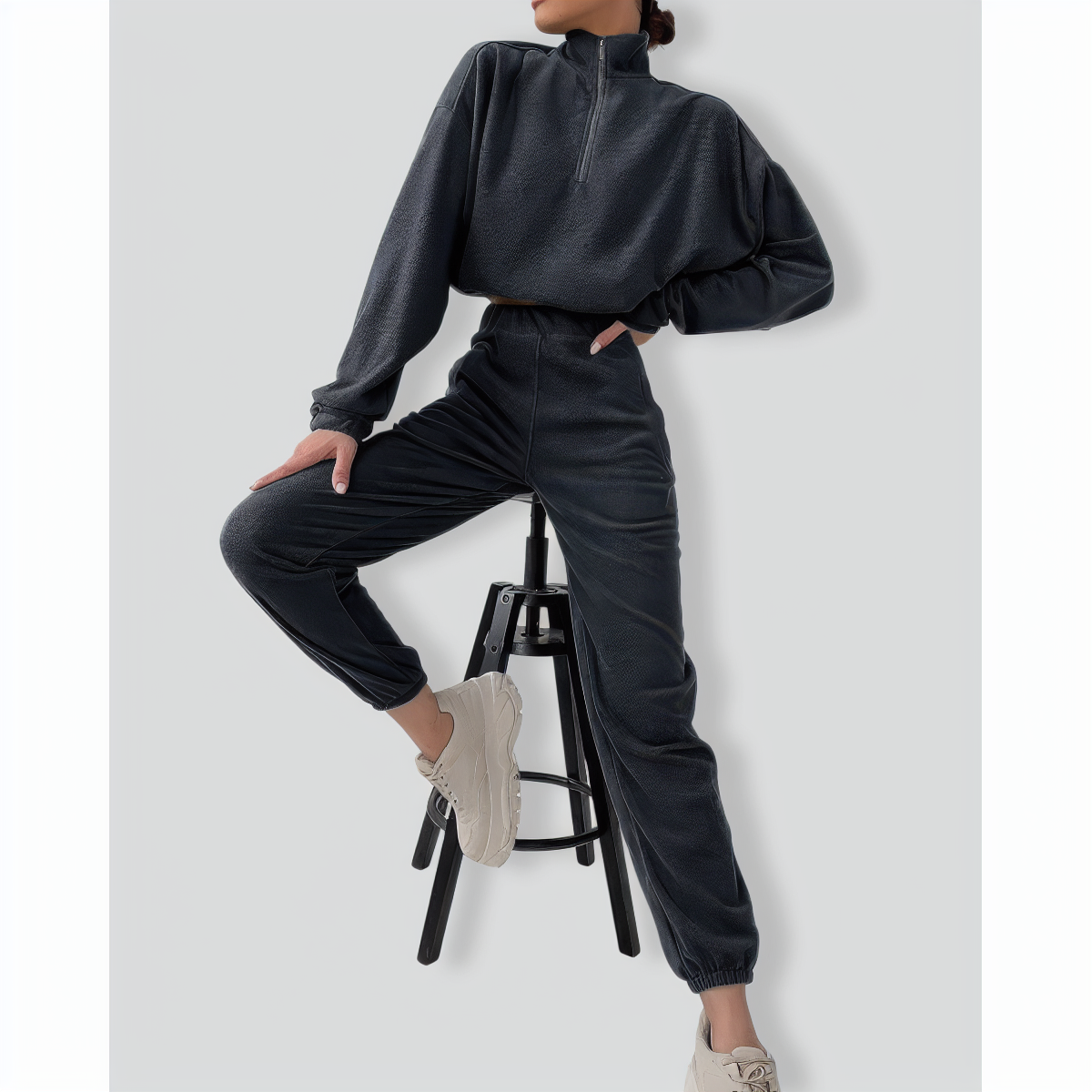 Simple and Comfortable Tracksuit