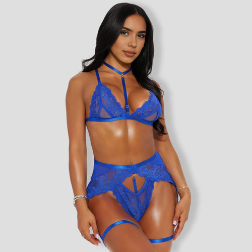 I Want You Now Crotchless Lace 2 Piece Set